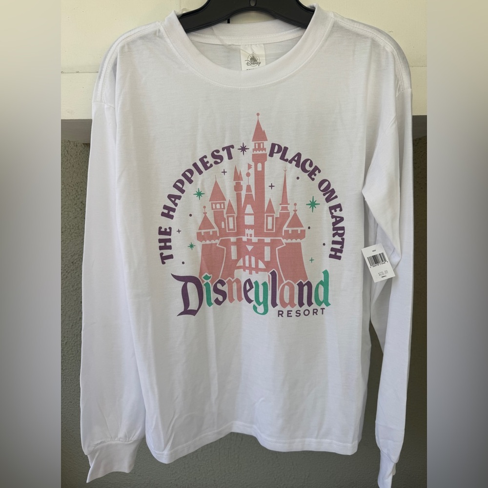 NWT Disneyland Resort White Long Sleeve with Castle Design Size Small